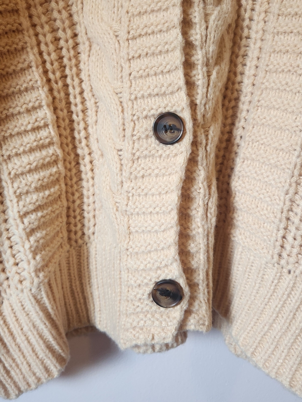 Tan Oversized Cable Knit Chunky Cardigan Sweater Lantern Sleeves V-neck Sz L EUC - Picture 2 of 9